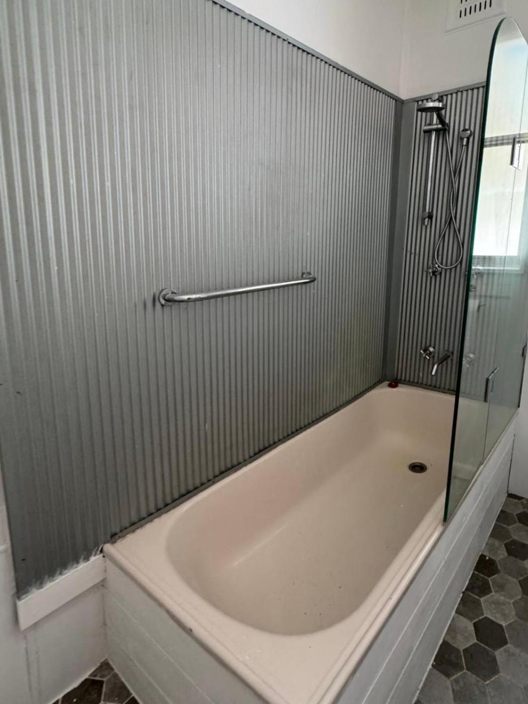 Sandon Point Coastal Cottage Bulli Bagian luar foto